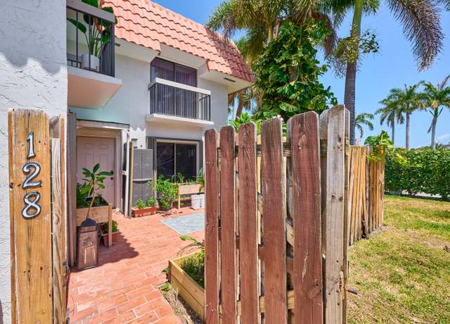Property at 1251 S Federal Hwy #1280, Boca Raton, FL 33432, 2 beds, 2.5 baths