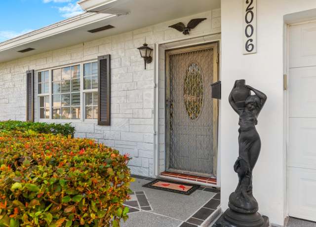 Property at 2006 SW Golf Ln, Boynton Beach, FL 33426, 2 beds, 2 baths