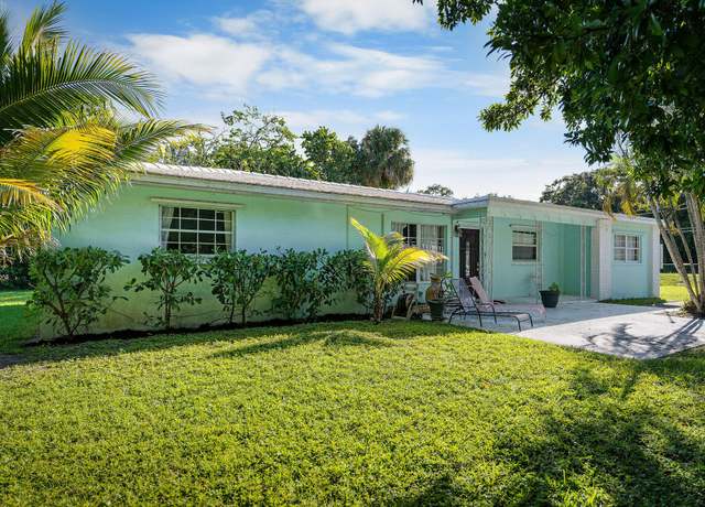 Property at 11191 Monet Ln, Palm Beach Gardens, FL 33410, 4 beds, 2 baths