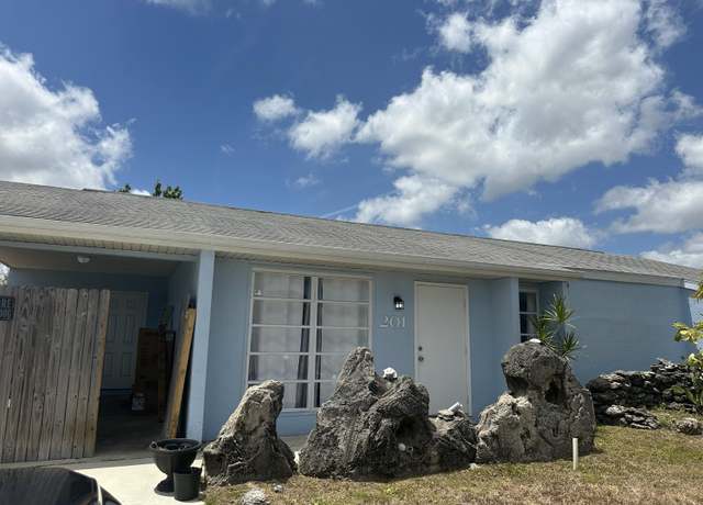 Property at 201 NE Solida Cir, Port Saint Lucie, FL 34983, 3 beds, 2 baths