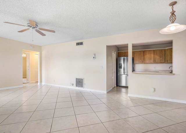 Property at 521 Shady Pine Way Unit C2, Greenacres, FL 33415, 2 beds, 2 baths