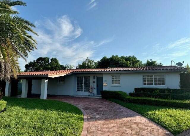 Property at 1701 SW 92nd Ct, Miami, FL 33165, 3 beds, 2 baths