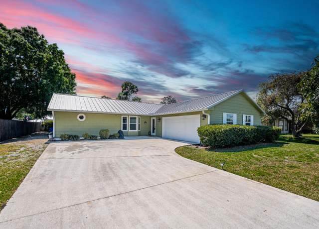 Property at 658 SE Streamlet Ave, Port Saint Lucie, FL 34983, 3 beds, 2 baths