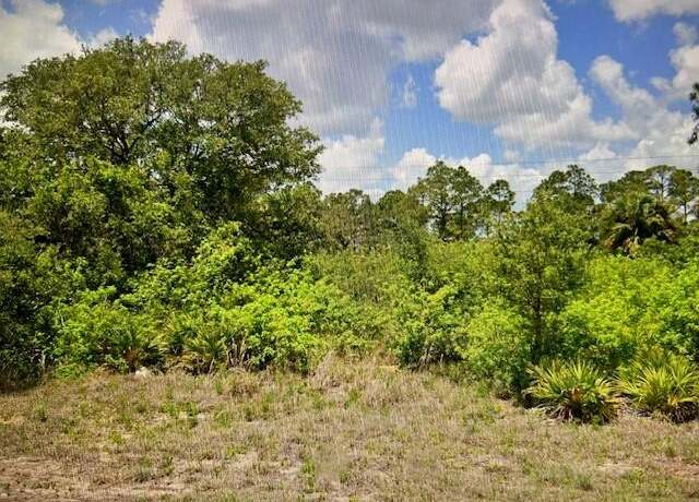 Property at 8013 Buttercup Cir, Labelle, FL 33935