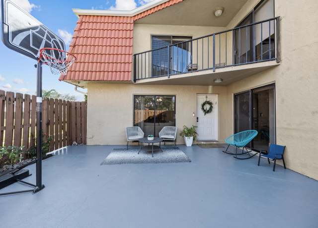 Property at 8182 Thames Blvd Unit C, Boca Raton, FL 33433, 2 beds, 2.5 baths