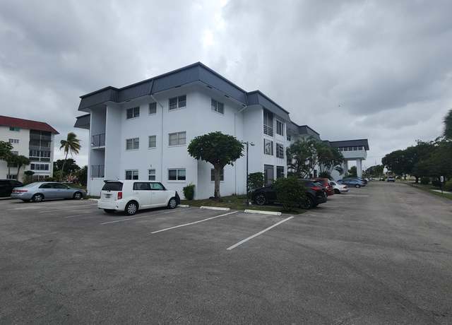Property at 4880 NW 22nd St, Lauderhill, FL 33313, 1 bed, 1.5 baths