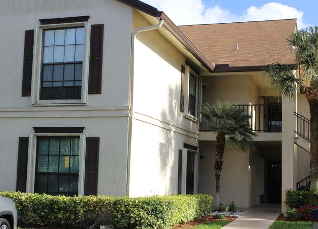 Property at 3371 Jog Park Dr, Greenacres, FL 33467, 3 beds, 2 baths
