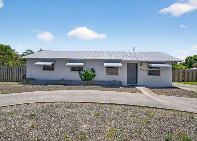 Property at 1208 Cherokee St, Jupiter, FL 33458, 3 beds, 1 bath