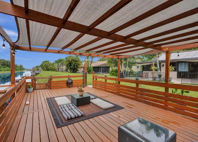 Property at 96 Mayfair Ln, Boynton Beach, FL 33426, 3 beds, 2 baths
