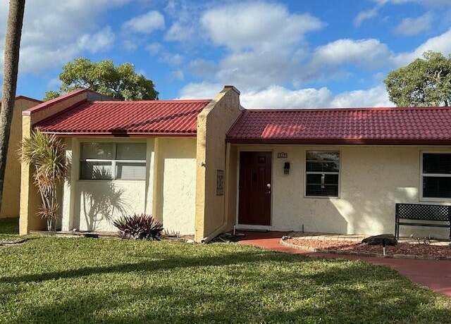 Property at 435 Lake Helen Dr, West Palm Beach, FL 33411, 2 beds, 2 baths