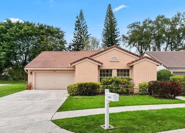 Property at 10001 Country Brook Rd, Boca Raton, FL 33428, 3 beds, 2 baths