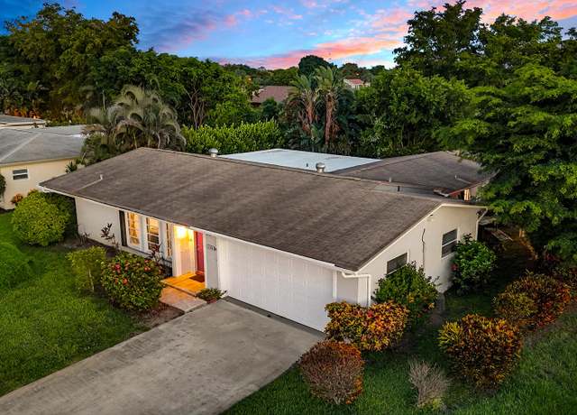 Property at 6396 Country Wood Way, Delray Beach, FL 33484, 2 beds, 2 baths