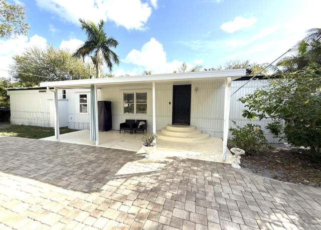Property at 1117 SW Buckskin Trl, Stuart, FL 34997, 2 beds, 2 baths
