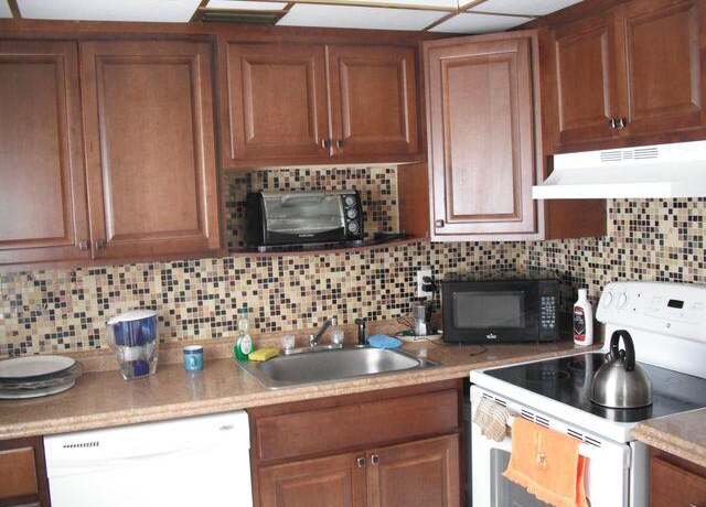 Property at 345 Brittany H #345, Delray Beach, FL 33446, 2 beds, 2 baths