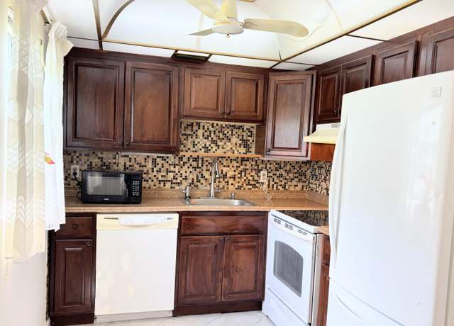 Property at 345 Brittany H #345, Delray Beach, FL 33446, 2 beds, 2 baths