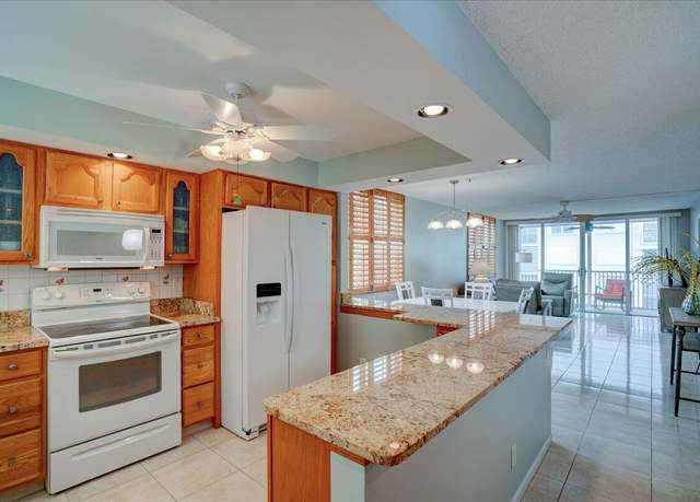 Property at 2018 S Federal Hwy Unit A301, Boynton Beach, FL 33435, 2 beds, 2 baths