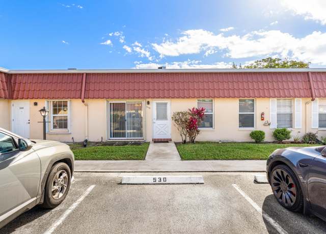 Property at 528 Franconia Cir, Lake Worth, FL 33467, 2 beds, 2 baths