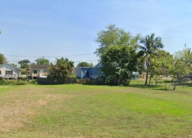 Property at 561 SE 3rd St, Belle Glade, FL 33430