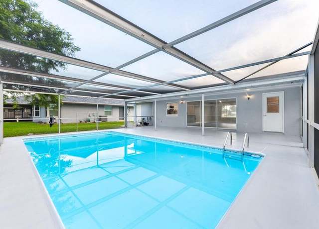 Property at 117 SE Lakehurst Dr SE, Port Saint Lucie, FL 34983, 2 beds, 2 baths