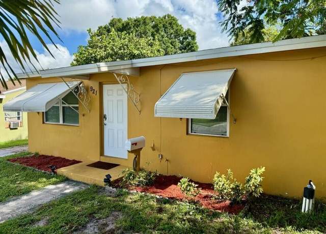 Property at 921 32nd St, West Palm Beach, FL 33407, 2 beds, 1 bath