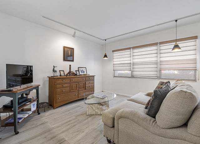 Property at 1012 Newport G #1012, Deerfield Beach, FL 33442, 1 bed, 1.5 baths