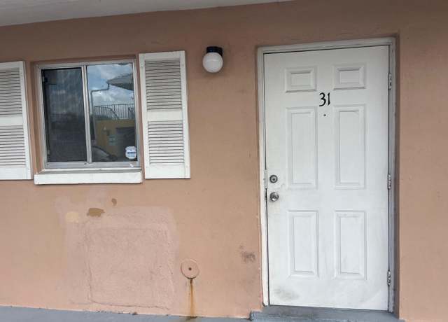 Property at 1501 Crescent D31 Cir Unit D31, Lake Park, FL 33403, 2 beds, 1.5 baths