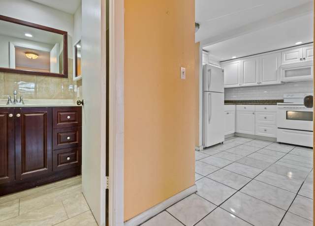 Property at 8135 Sunrise Lakes Blvd #208, Sunrise, FL 33322, 1 bed, 1 bath