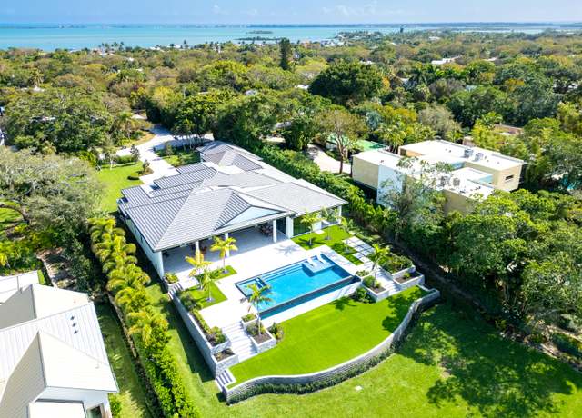 Property at 81 S River Rd, Stuart, FL 34996, 5 beds, 6 baths