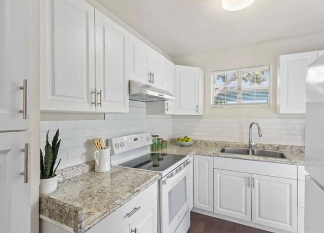 Property at 1005 22nd St, West Palm Beach, FL 33407, 2 beds, 1 bath
