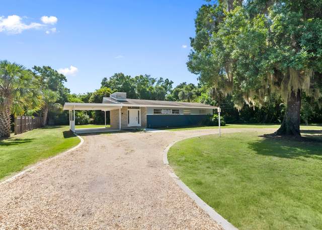 Property at 2560 50th Ave, Vero Beach, FL 32966, 2 beds, 2 baths