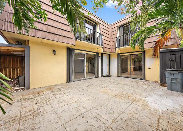 Property at 1021 10th Ct #1021, Palm Beach Gardens, FL 33410, 2 beds, 2.5 baths