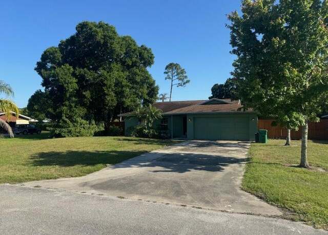 Property at 7109 Santa Rosa Pkwy, Fort Pierce, FL 34951, 3 beds, 2 baths