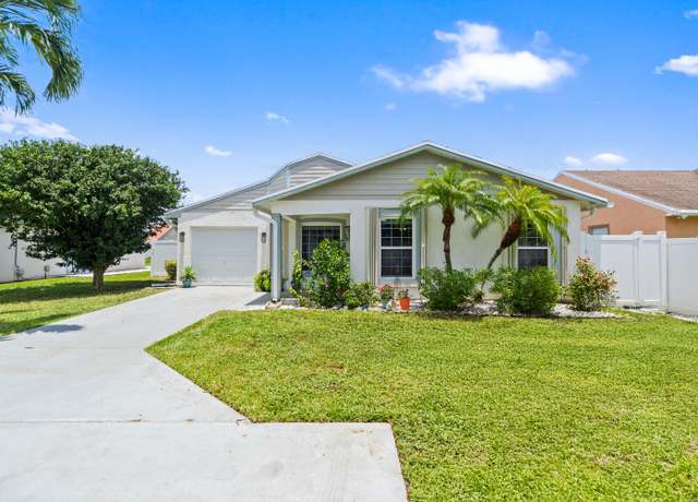 Property at 8281 Cedar Hollow Ln, Boca Raton, FL 33433, 3 beds, 2 baths