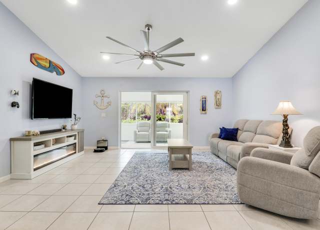 Property at 134 Doe Trl, Jupiter, FL 33458, 2 beds, 2 baths