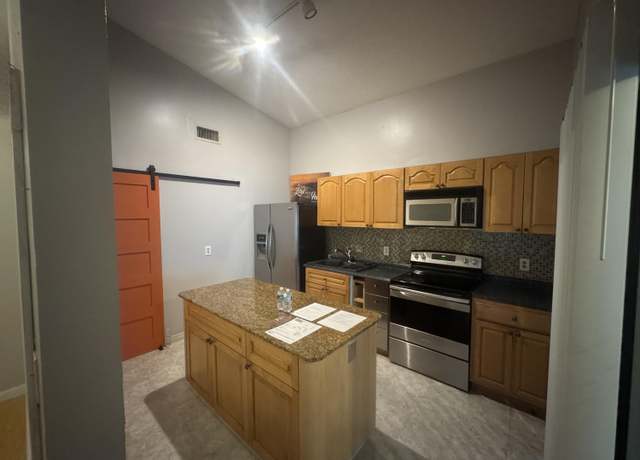 Property at 4315 Willow Pond Cir, West Palm Beach, FL 33417, 2 beds, 2 baths