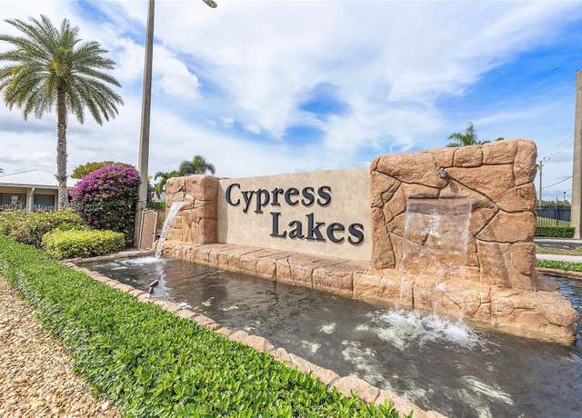 Property at 5138 Michael Dr, West Palm Beach, FL 33417, 2 beds, 2 baths