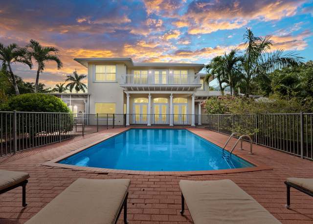 Property at 58 SW Palm Cove Dr, Palm City, FL 34990, 6 beds, 5 baths