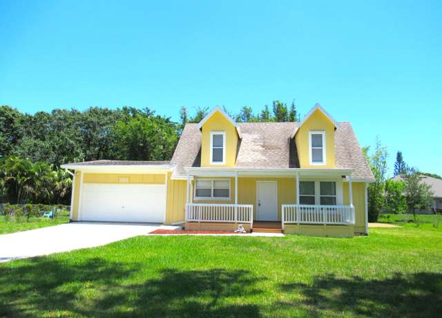 Property at 5310 Palm Dr, Fort Pierce, FL 34982, 3 beds, 2 baths