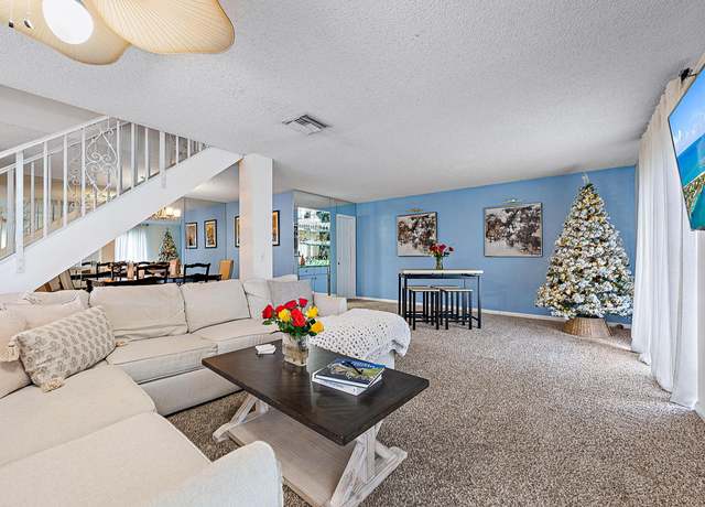 Property at 1402 Vision Dr, Palm Beach Gardens, FL 33418, 3 beds, 2.5 baths
