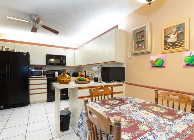 Property at 6768 10th Ave N #115, Lake Worth, FL 33467, 3 beds, 2 baths