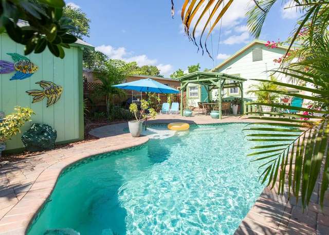 Property at 626 N L St, Lake Worth Beach, FL 33460, 3 beds, 2 baths