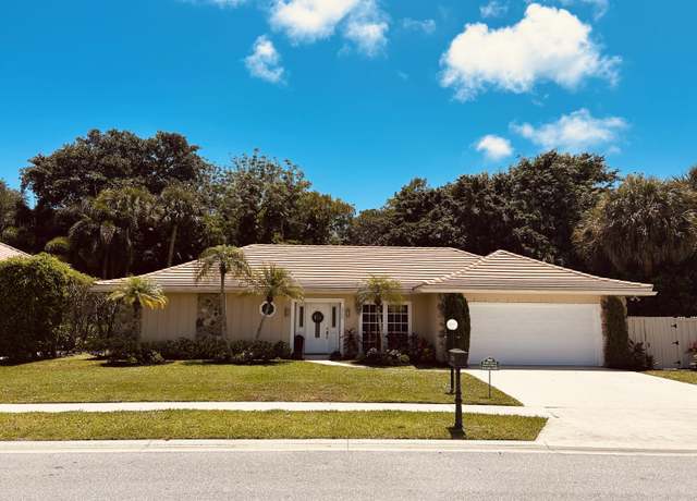 Property at 2758 Biarritz Dr, Palm Beach Gardens, FL 33410, 3 beds, 2 baths