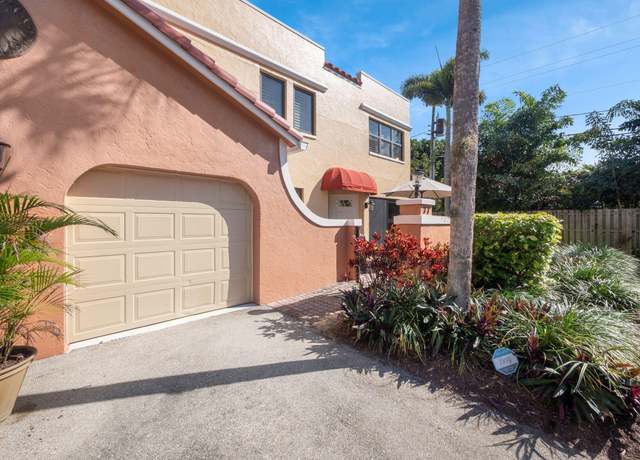 Property at 77 Uno Lago Dr, Juno Beach, FL 33408, 2 beds, 2.5 baths