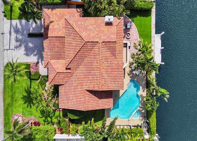 Property at 923 Dogwood Dr, Delray Beach, FL 33483, 4 beds, 2.5 baths