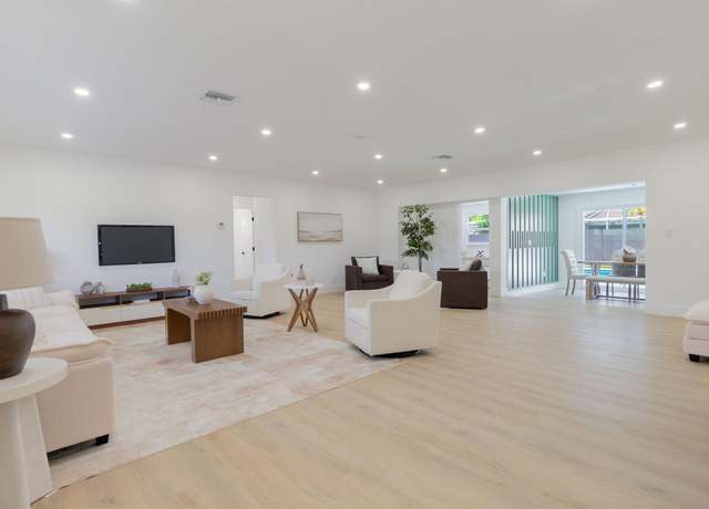 Property at 739 SE 11th Ave, Deerfield Beach, FL 33441, 3 beds, 2 baths