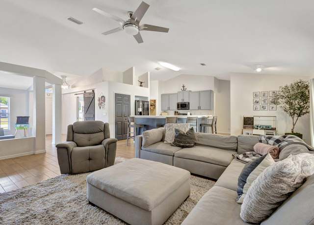 Property at 2285 SE Grand Dr, Port Saint Lucie, FL 34952, 4 beds, 2 baths
