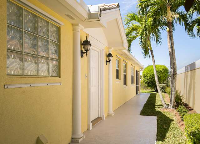 Property at 10828 SW Dardanelle Dr, Port Saint Lucie, FL 34987, 2 beds, 2 baths