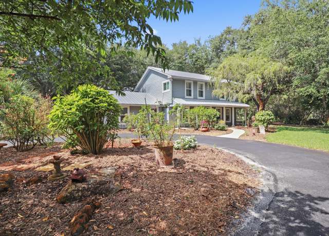 Property at 2414 SW Love Ct, Palm City, FL 34990, 4 beds, 2.5 baths