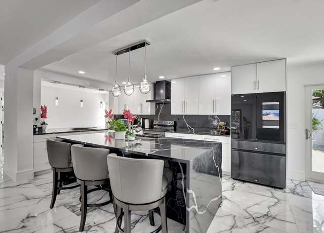 Property at 1001 W Palmetto Park Rd, Boca Raton, FL 33486, 4 beds, 5 baths