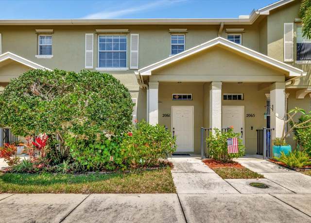 Property at 2061 SE Glen Ridge Dr, Port Saint Lucie, FL 34952, 2 beds, 2.5 baths